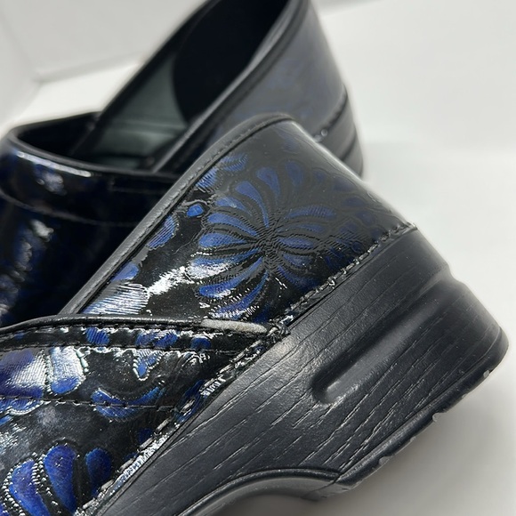 Dansko Clogs Slip On Comfort Shoes Patent Shiny Leather Floral Black Blue 42 12 - Picture 5 of 10
